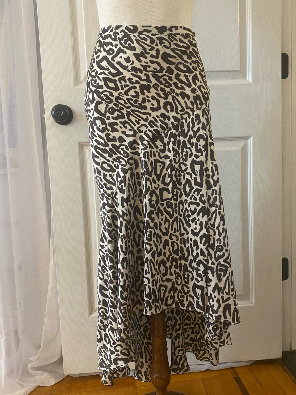 Shona Joy Leopard Print Maxi Skirt High Slit Size 2 HiLo Soft Flowy Romantic
